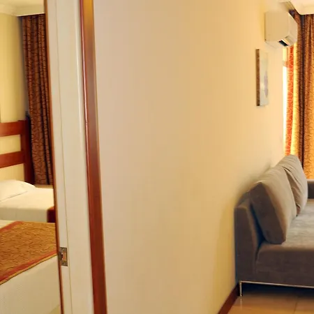 Lejlighedshotel Fougere Apart 3*